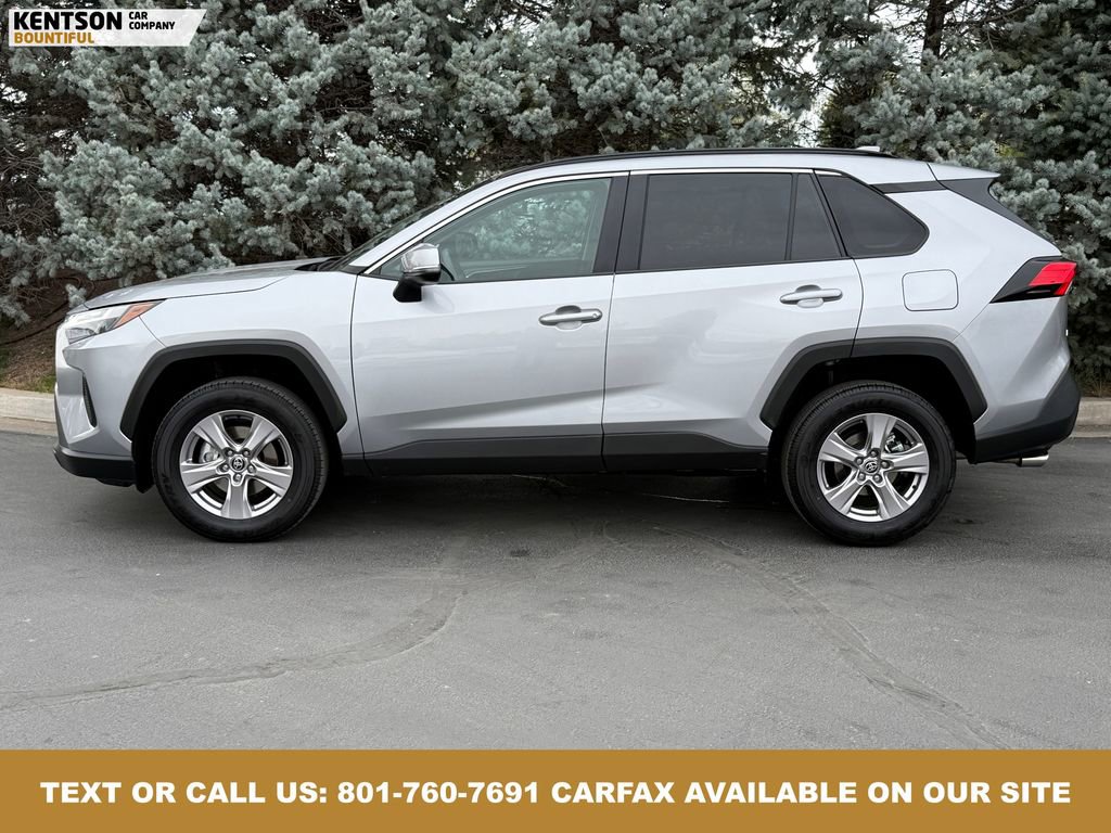 Used 2025 Toyota RAV4 XLE image 4