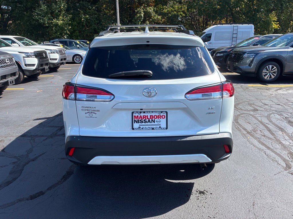 Used 2023 Toyota Corolla Cross LE w/ Moonroof Package AWD/4WD image 6