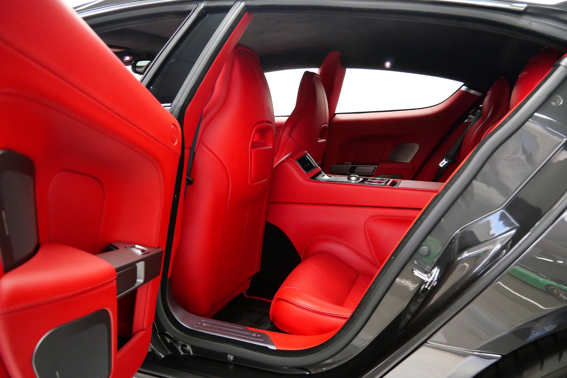 Used 2014 Aston Martin Rapide S image 30