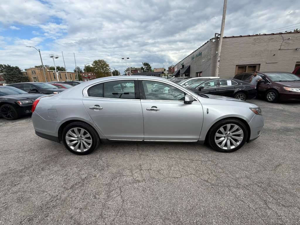 Used 2013 Lincoln MKS image 4