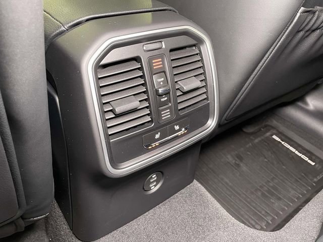 New 2026 Porsche Macan image 25