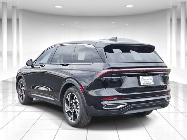 Used 2025 Lincoln Nautilus Premier w/ Equipment Group 102A image 3