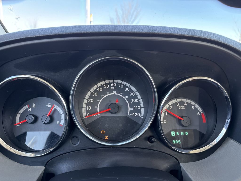 Used 2010 Dodge Caliber SXT image 17