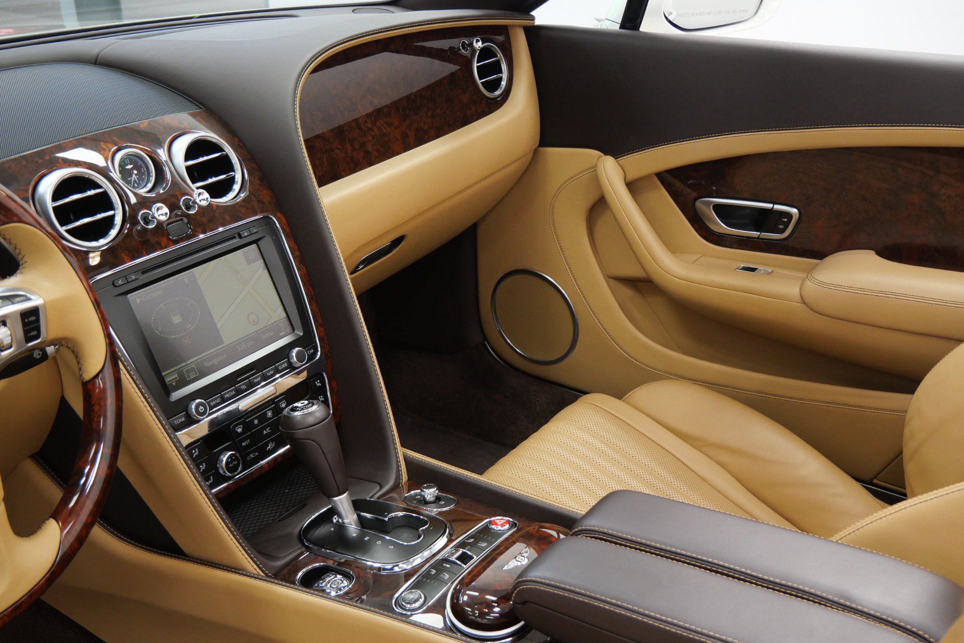Used 2018 Bentley Continental GT AWD/4WD image 25