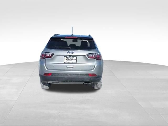 Used 2022 Jeep Compass Limited image 11