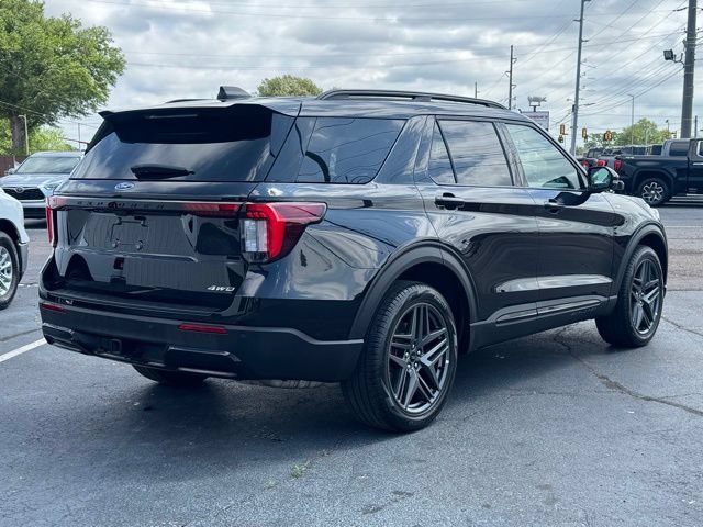 Used 2025 Ford Explorer ST-Line w/ ST-Line Street Pack AWD/4WD image 5