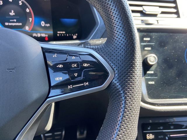 Certified 2022 Volkswagen Tiguan SE R-Line image 19