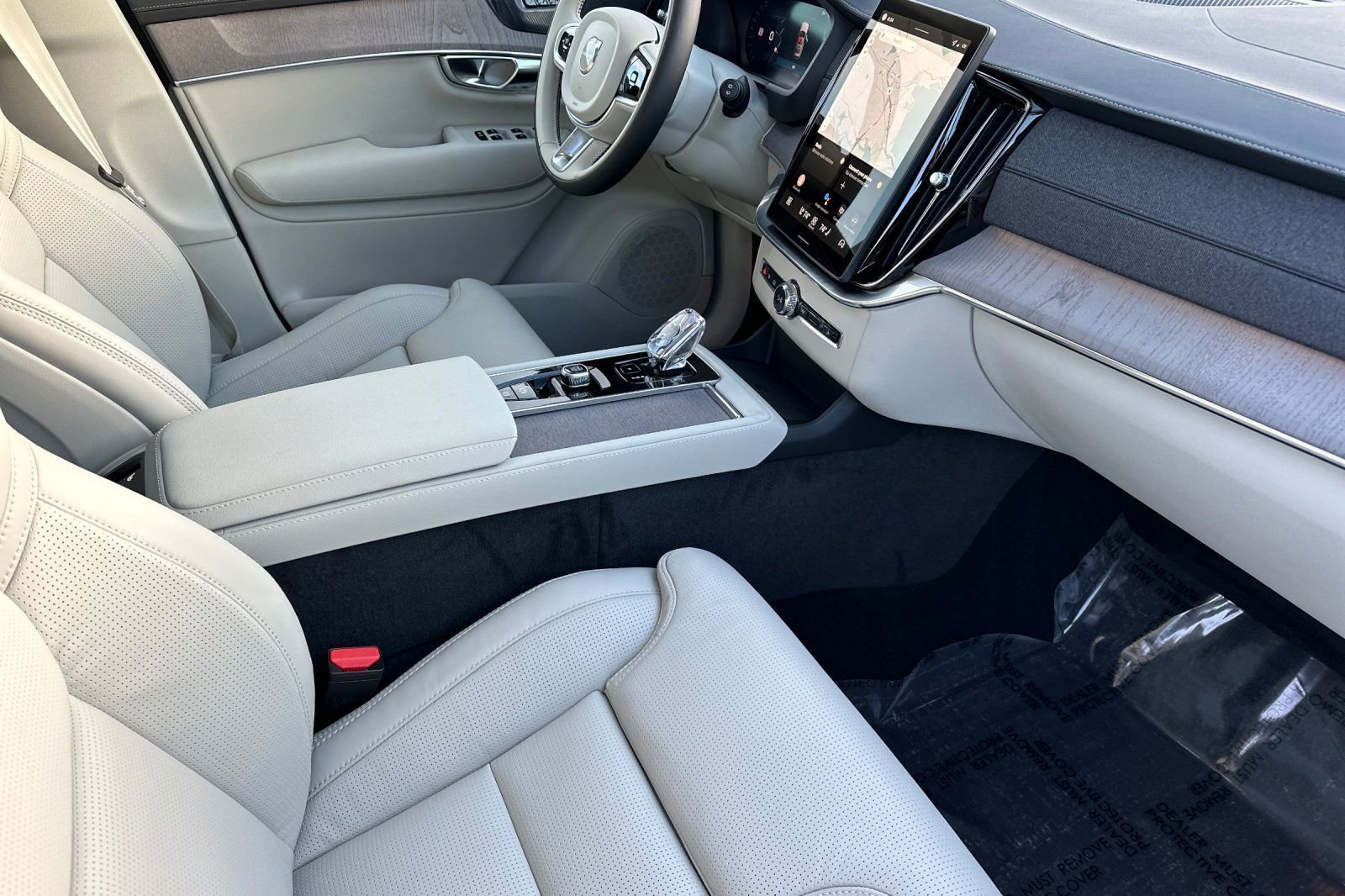 New 2026 Volvo XC90 T8 Ultra w/ Protection Package Premier AWD/4WD image 19