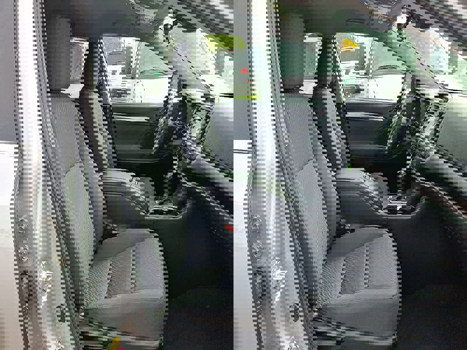 Used 2019 Toyota Highlander LE image 31