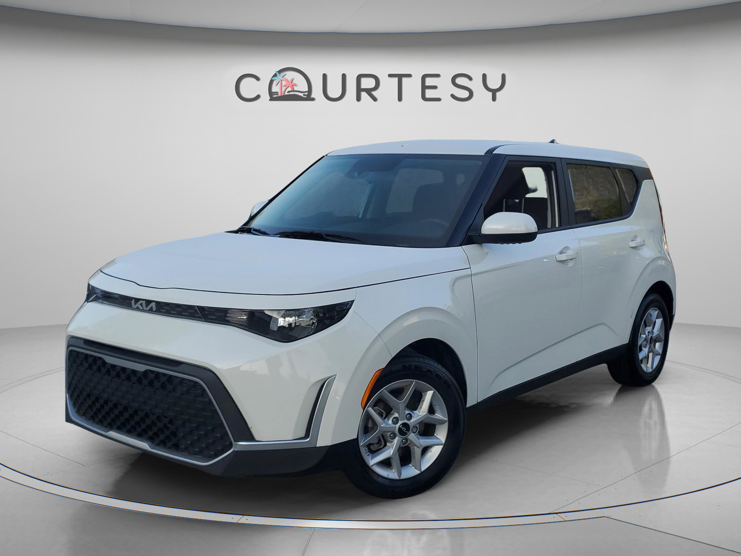 Certified 2025 Kia Soul LX w/ LX Technology Package image 1