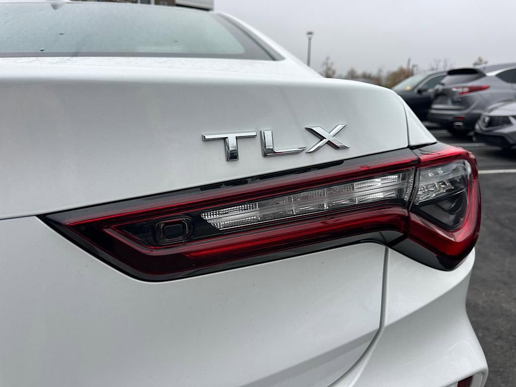 Certified 2025 Acura TLX w/ Technology Package image 18