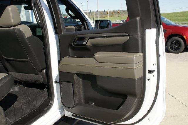 Used 2023 Chevrolet Silverado 1500 ZR2 w/ Technology Package image 35