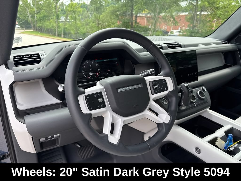 Used 2025 Land Rover Defender 90 X-Dynamic SE AWD/4WD image 14