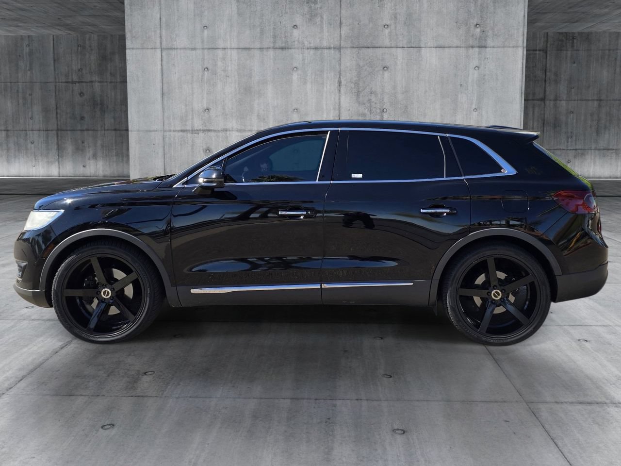 Used 2016 Lincoln MKX Select w/ Select Plus Package FWD image 44
