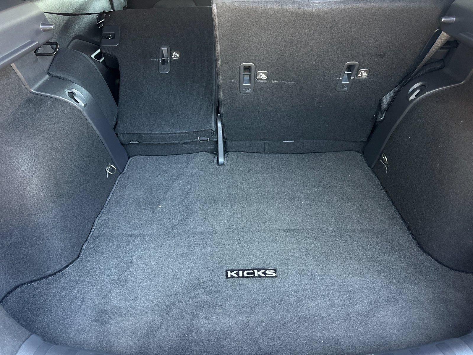 Used 2021 Nissan Kicks S FWD image 14