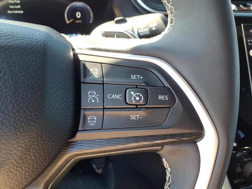 Used 2024 Jeep Grand Cherokee Altitude image 18