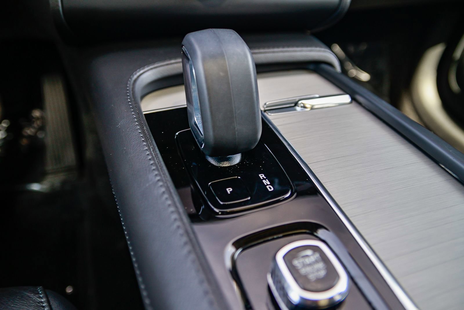 Used 2023 Volvo XC90 B5 Core image 25