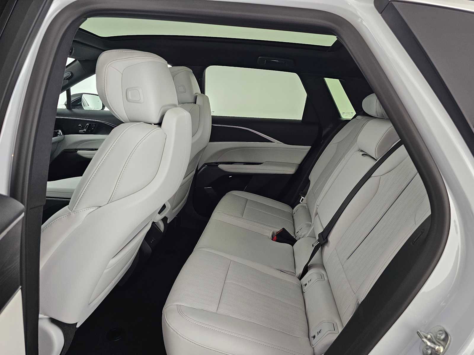 Used 2026 Cadillac Lyriq Luxury w/ LPO, Floor Liner Package image 16