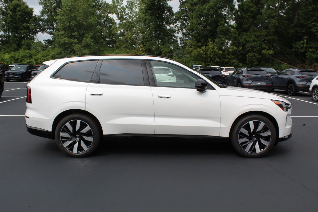 New 2026 Volvo EX90 Ultra AWD/4WD image 2