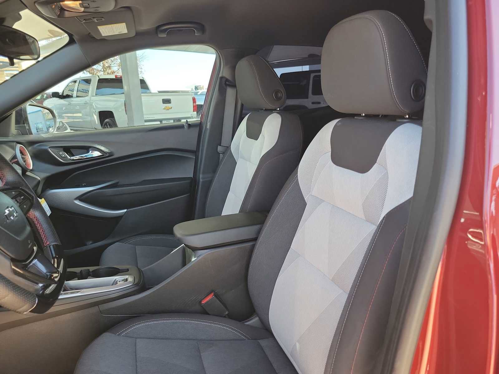 Used 2024 Chevrolet Trax RS w/ Driver Confidence Package image 11