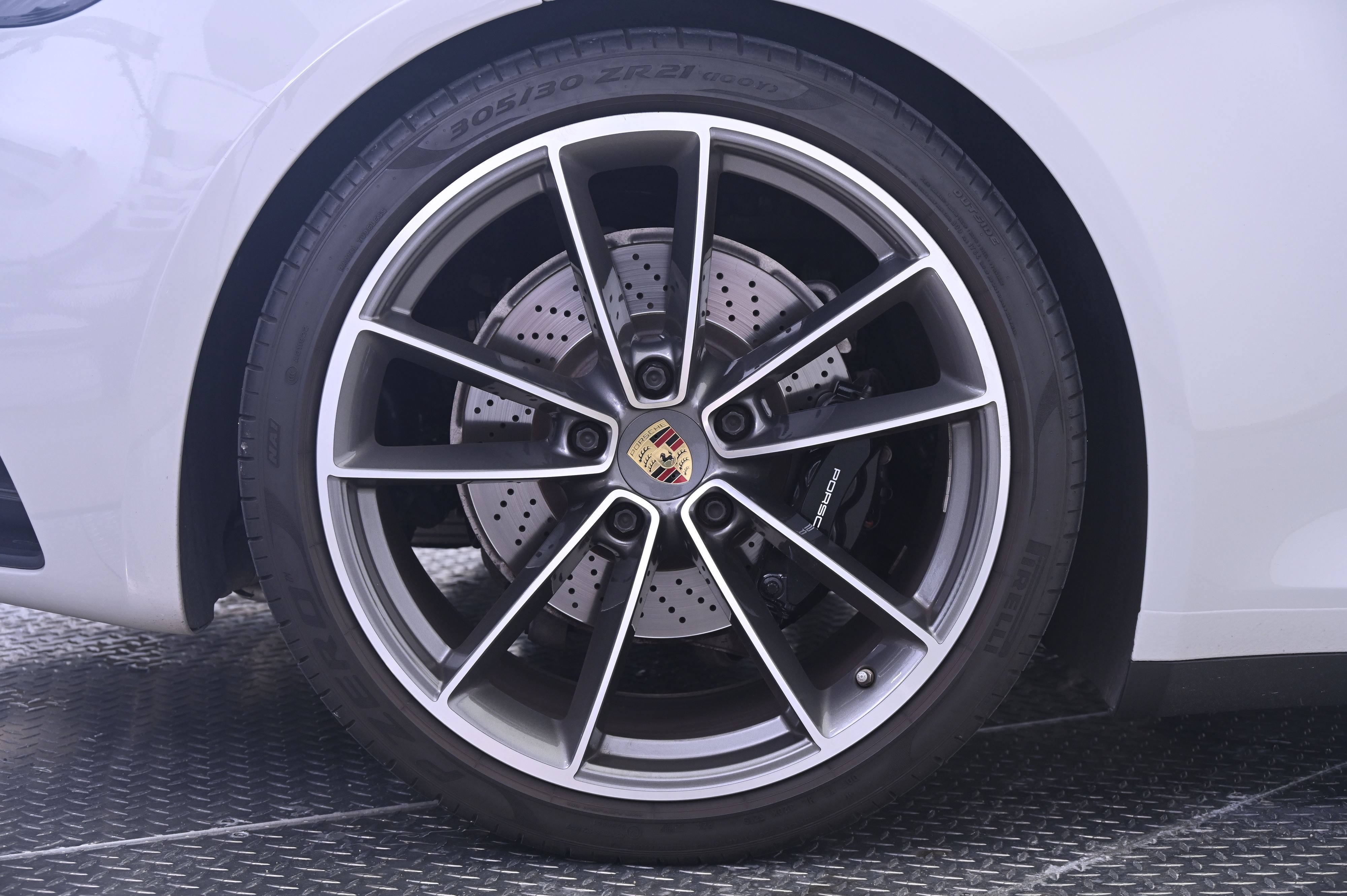 Used 2020 Porsche 911 Carrera 4S AWD/4WD image 16