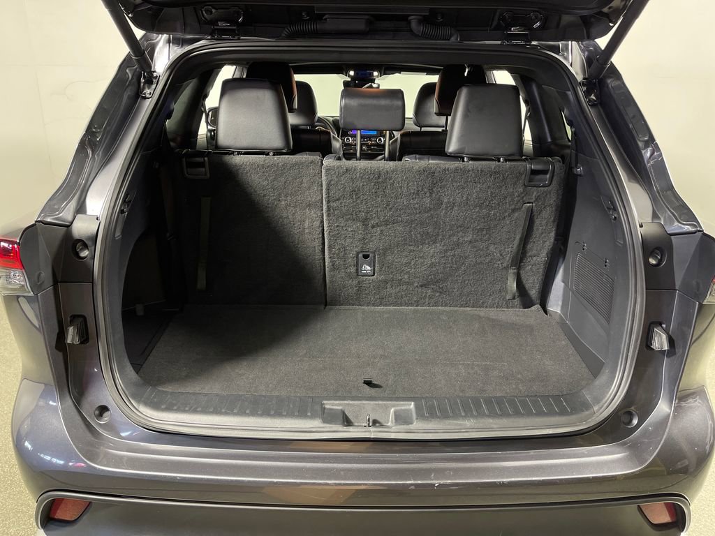 Certified 2025 Toyota Highlander XSE AWD/4WD image 10