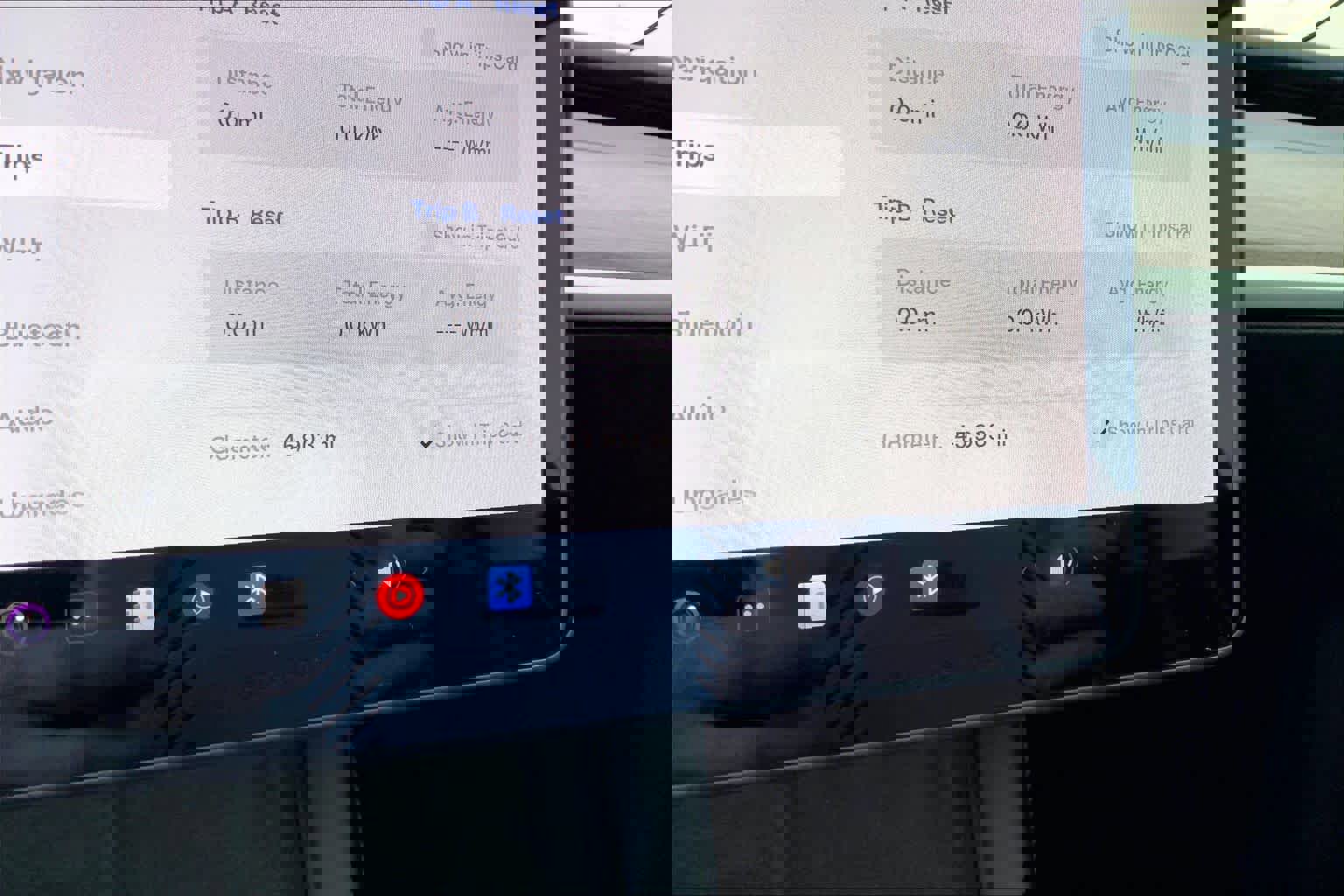 Used 2021 Tesla Model Y Long Range image 25