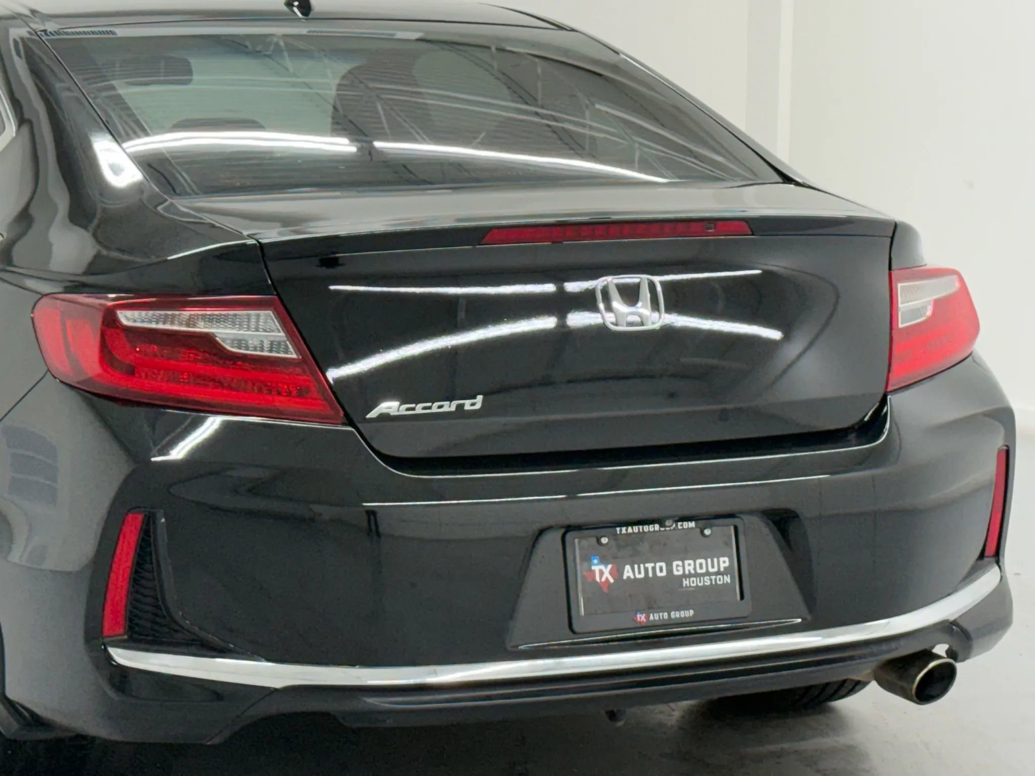 Used 2017 Honda Accord EX-L image 33