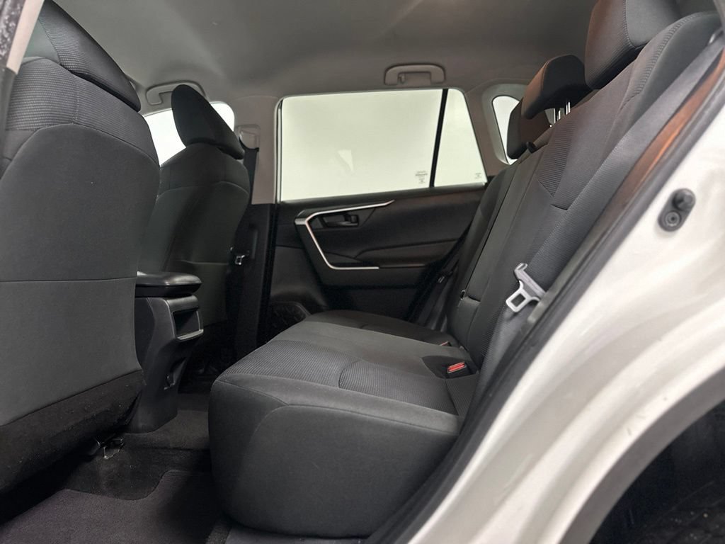Used 2020 Toyota RAV4 LE w/ Carpet Mat Package AWD/4WD image 18