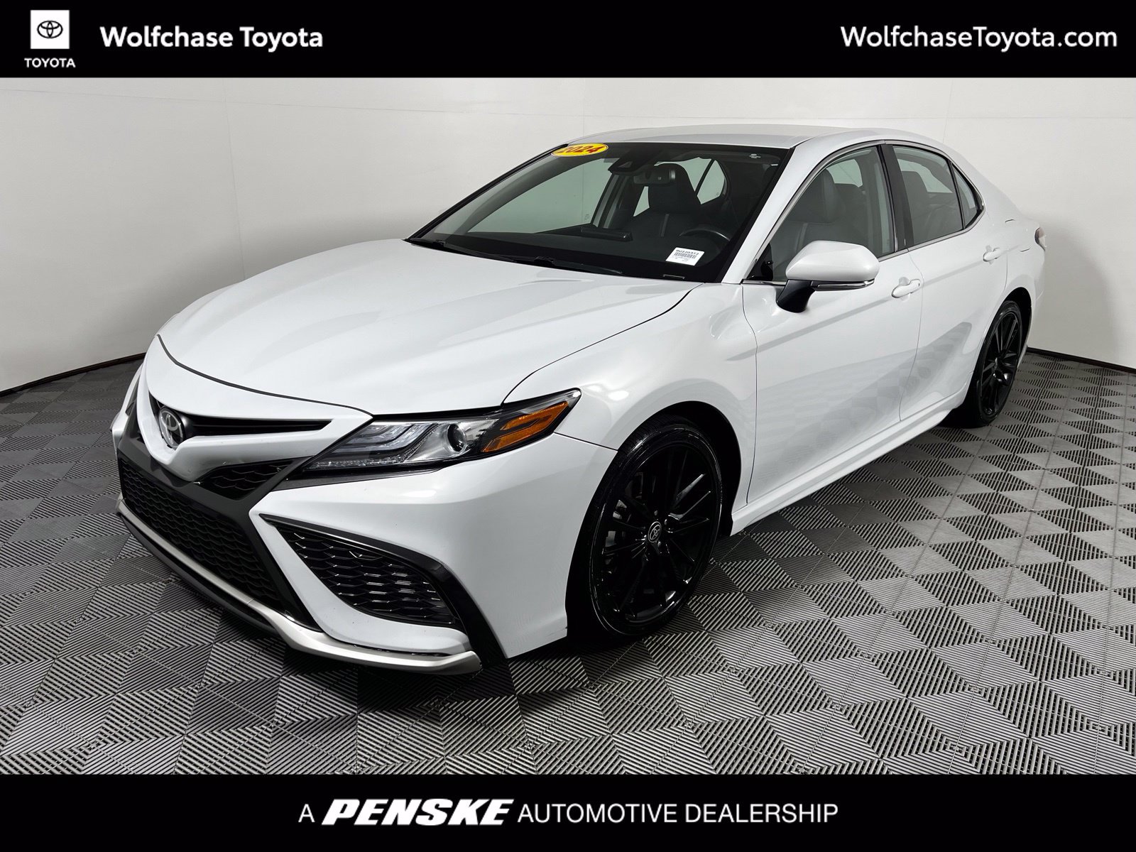 Used 2024 Toyota Camry XSE FWD image 1