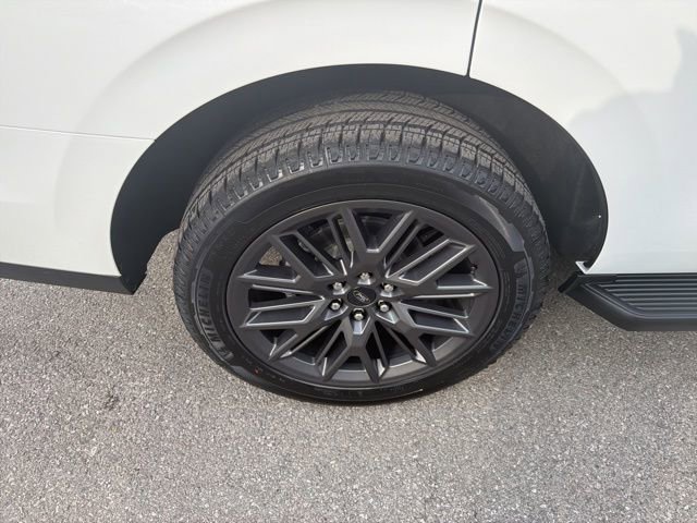New 2026 Ford Expedition Platinum w/ Stealth Appearance Package image 19