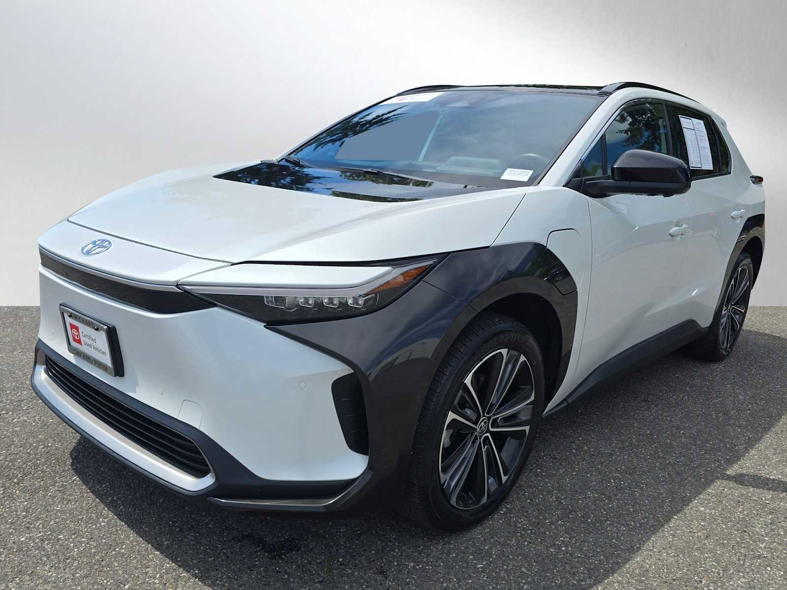 Used 2024 Toyota bZ4X AWD w/ Weather Package image 7