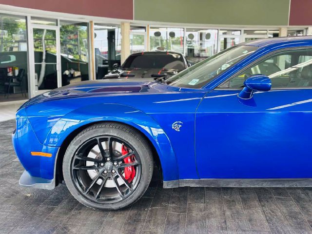Used 2022 Dodge Challenger SRT Hellcat RWD image 17