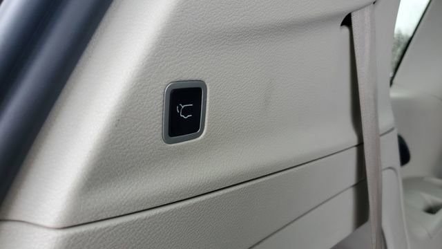 Certified 2024 Chrysler Pacifica Touring-L image 30