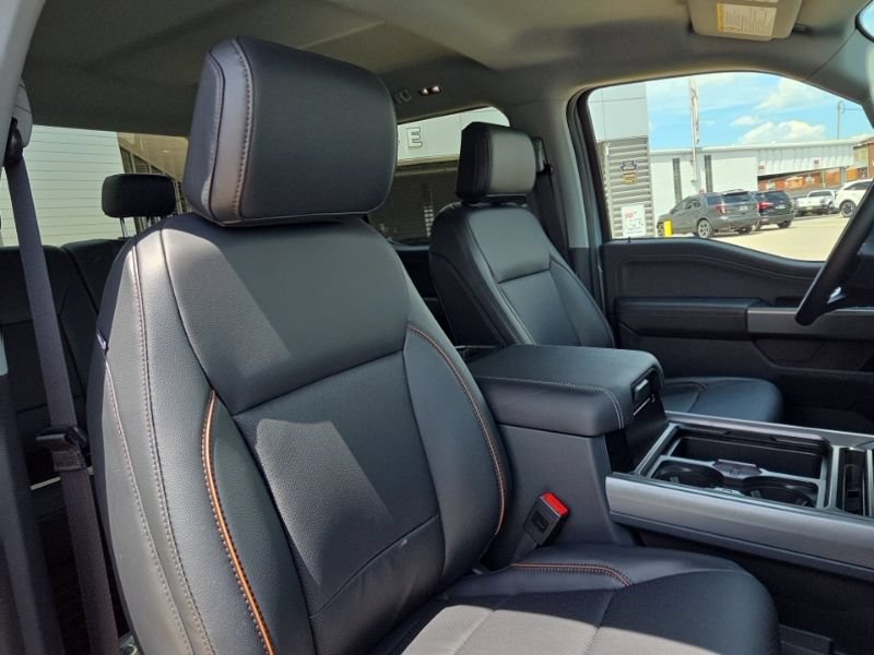 New 2026 Ford F250 Lariat w/ Black Appearance Package AWD/4WD image 17