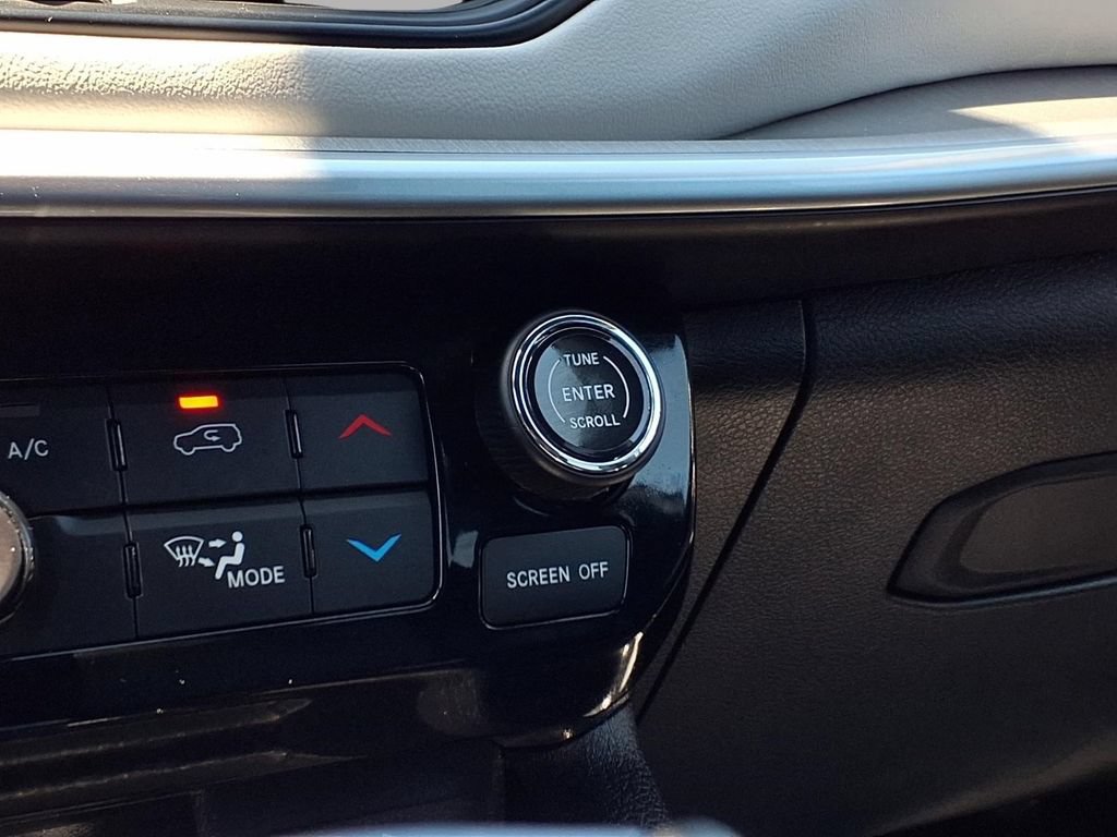 Certified 2025 Jeep Compass Limited AWD/4WD image 10