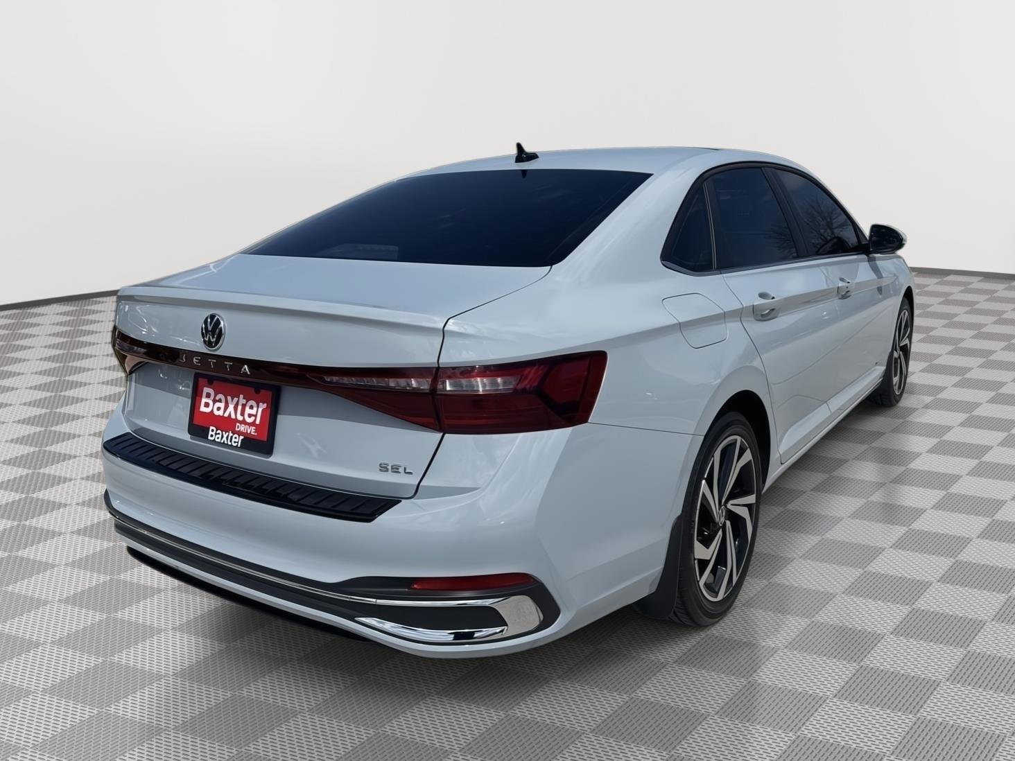 Used 2025 Volkswagen Jetta SEL image 11