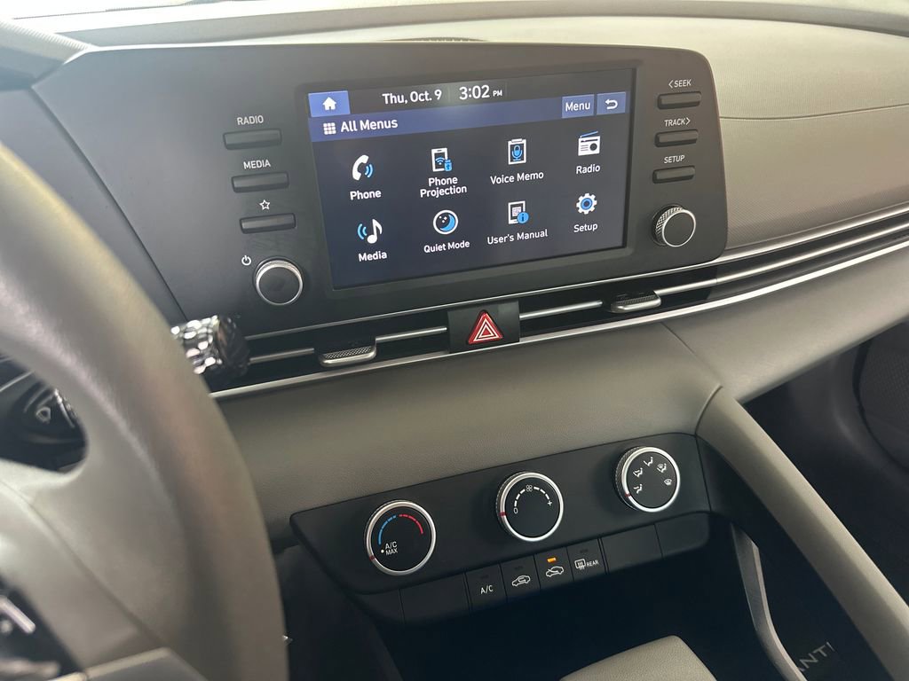 Used 2025 Hyundai Elantra SE w/ Cargo Package image 25