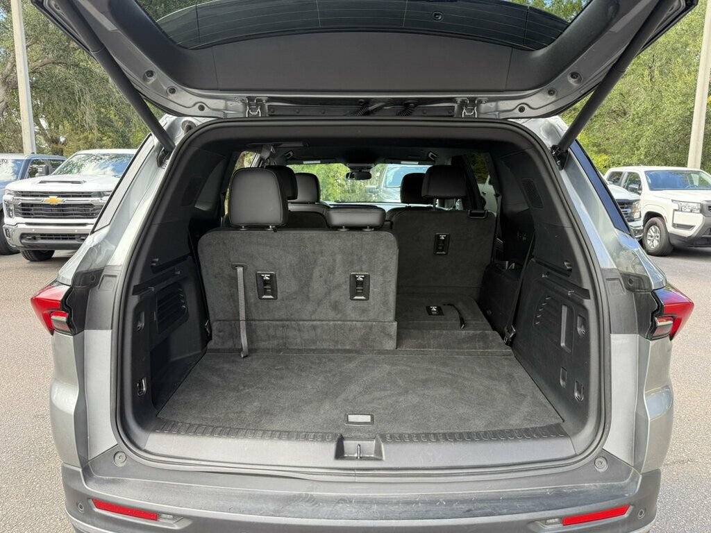 Used 2026 Buick Enclave Preferred FWD image 8