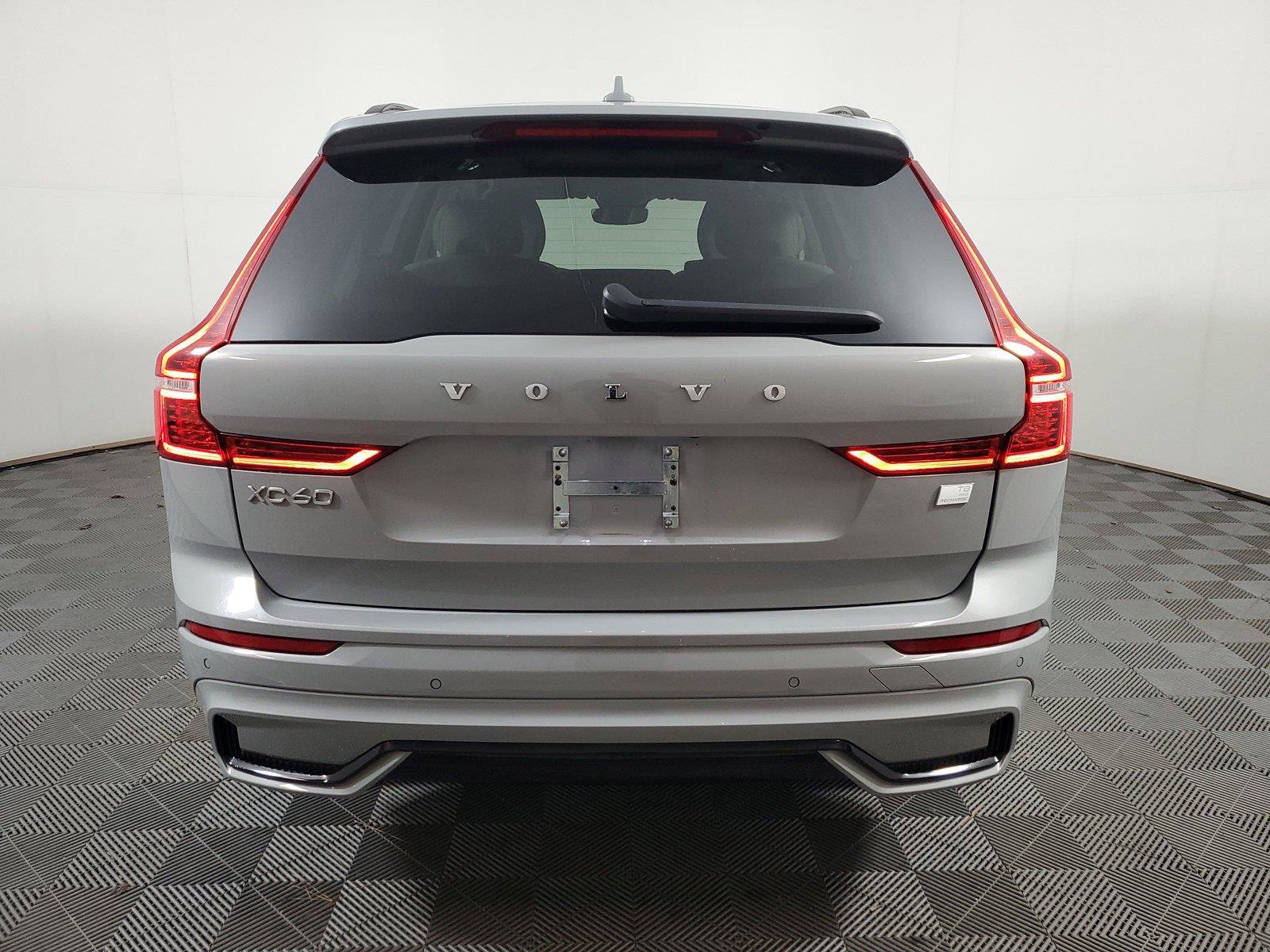 Used 2024 Volvo XC60 T8 Plus AWD/4WD image 5
