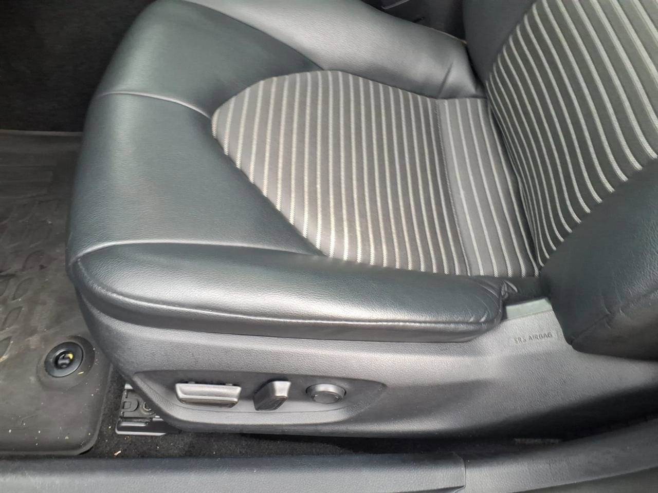 Used 2023 Toyota Camry SE w/ Cold Weather Package image 7