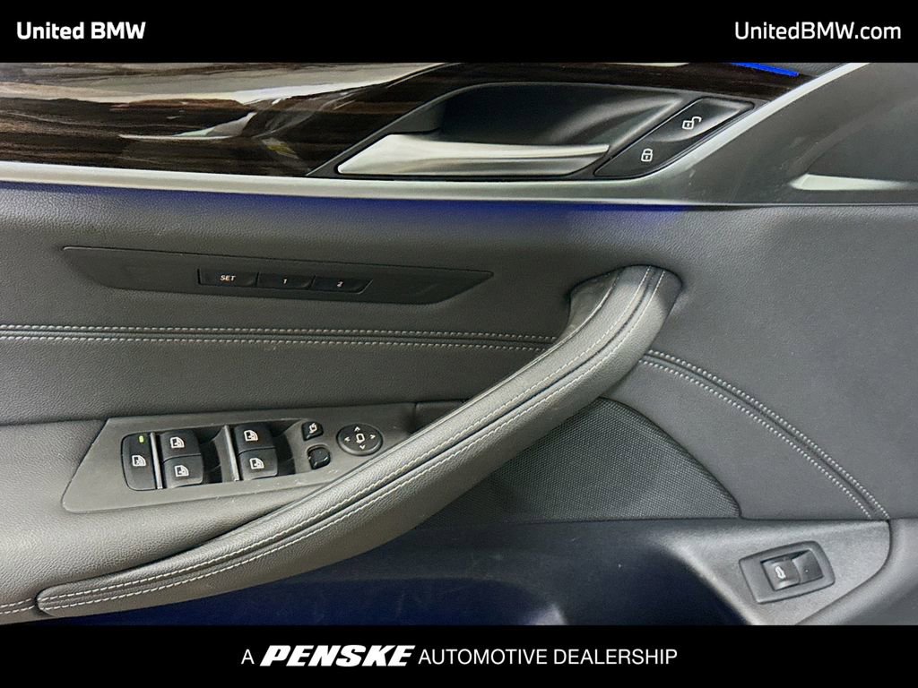 Used 2023 BMW 530i w/ Convenience Package RWD image 3