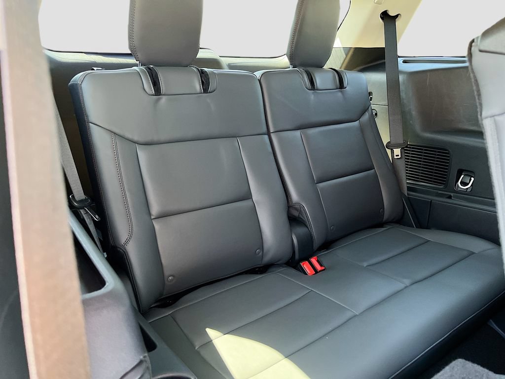 Used 2025 Ford Explorer Active AWD/4WD image 26