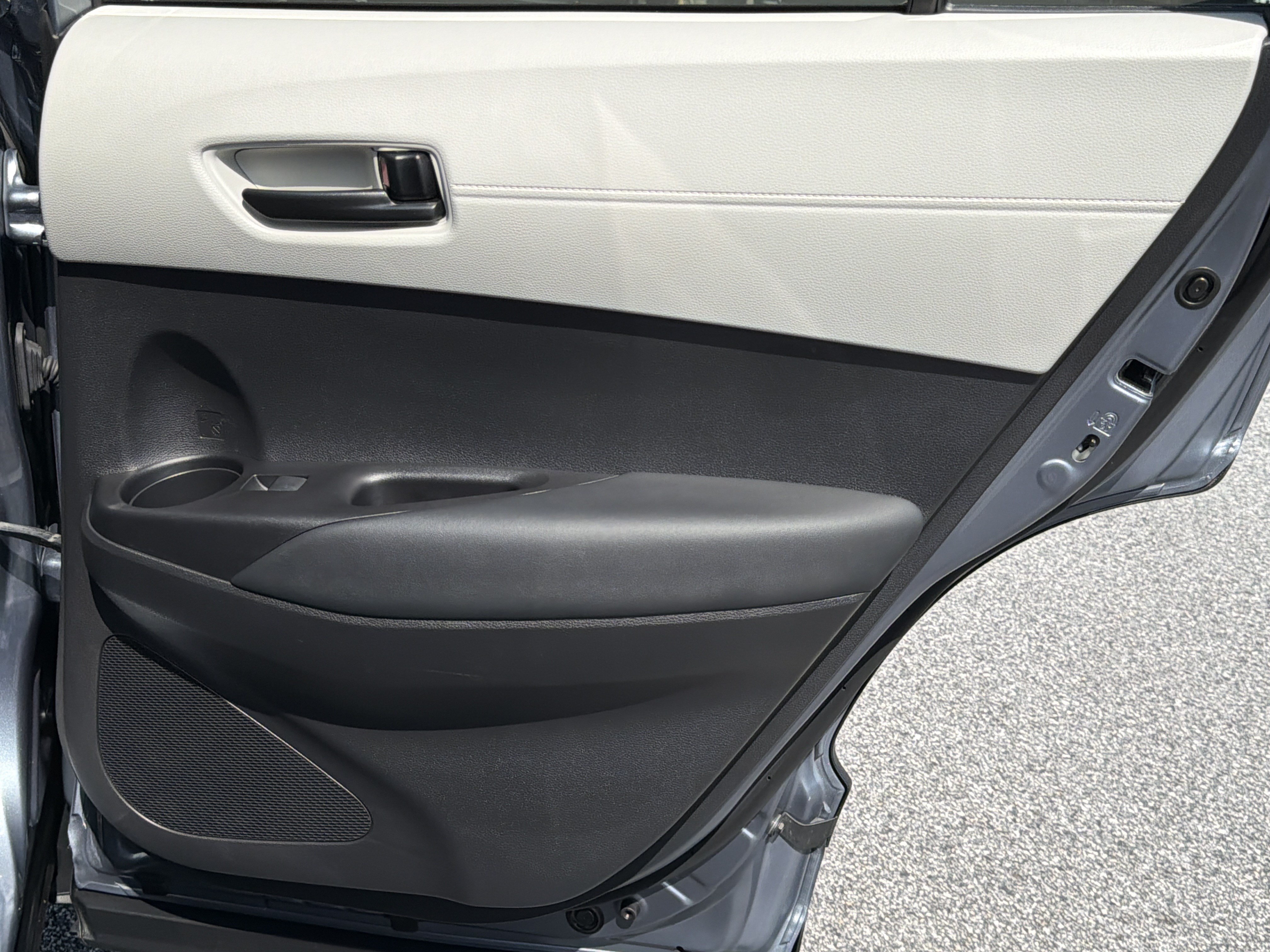 Used 2025 Toyota Corolla Cross L FWD image 19