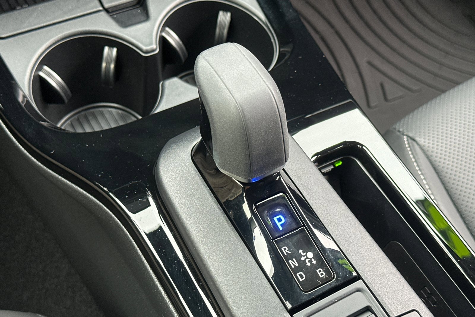 Used 2024 Toyota Prius LE image 21