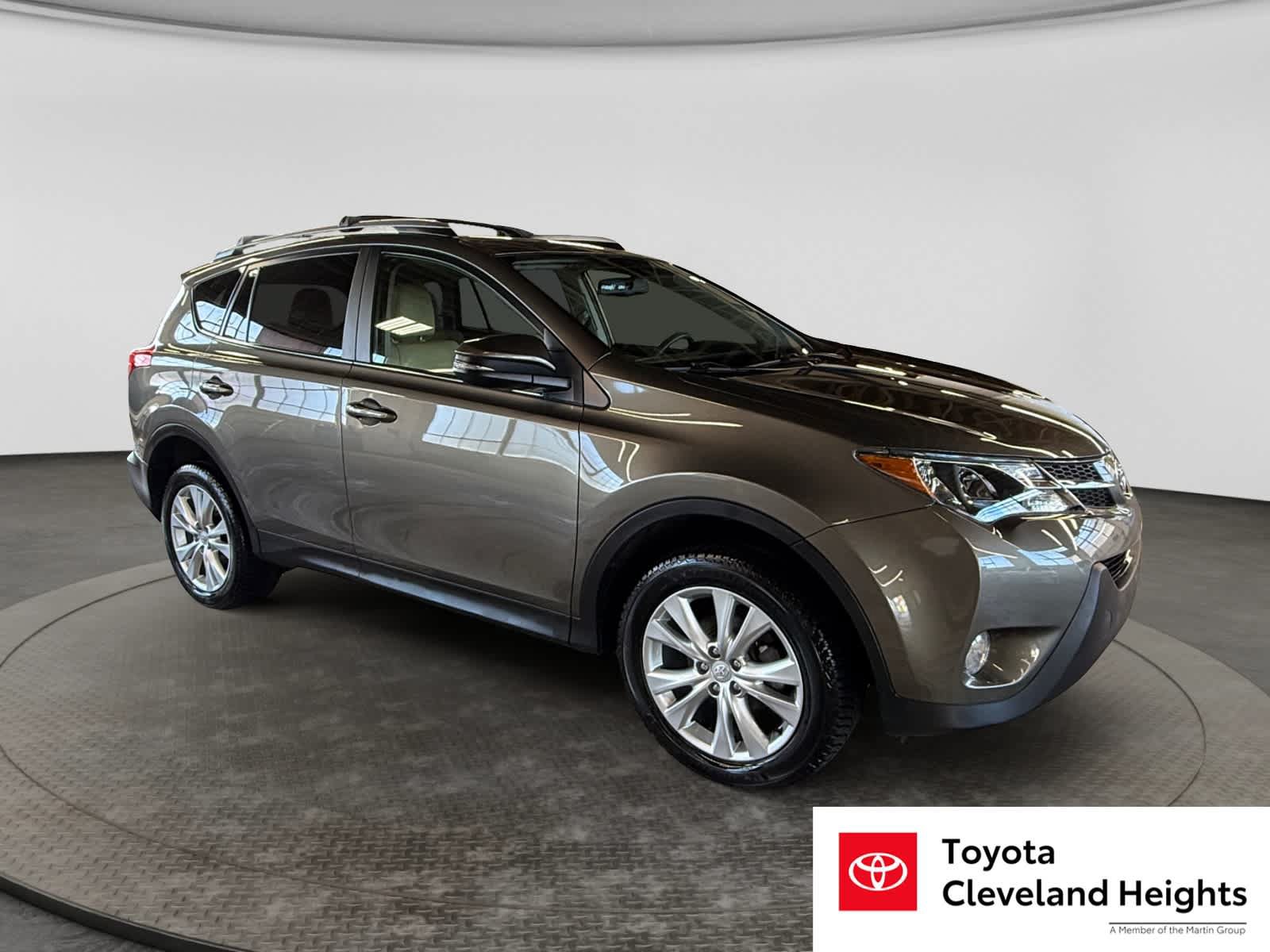Used 2015 Toyota RAV4 Limited AWD/4WD image 3