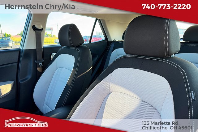 Used 2024 Hyundai Venue SEL image 23