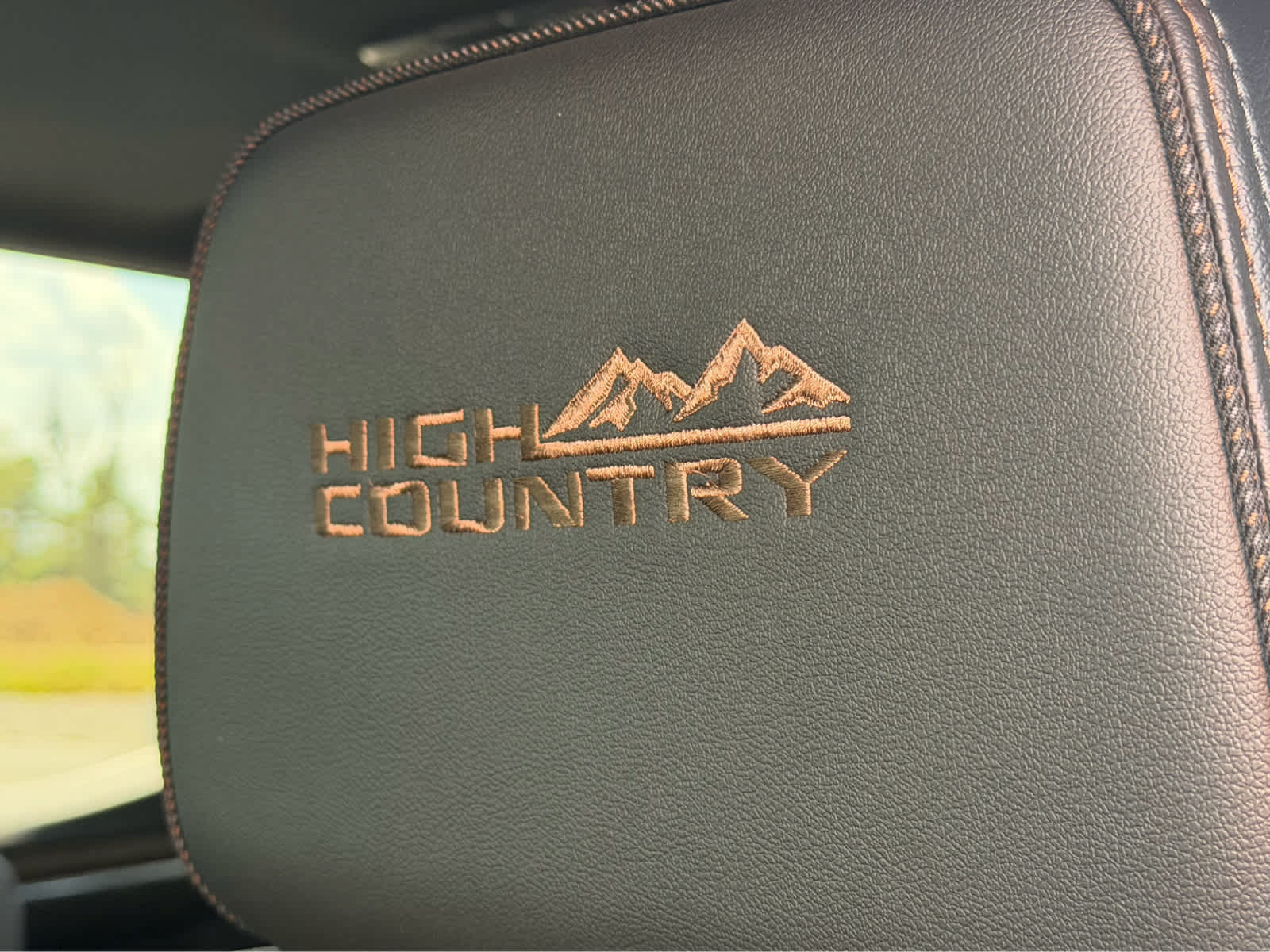 Used 2026 Chevrolet Silverado 1500 High Country w/ Technology Package AWD/4WD image 8