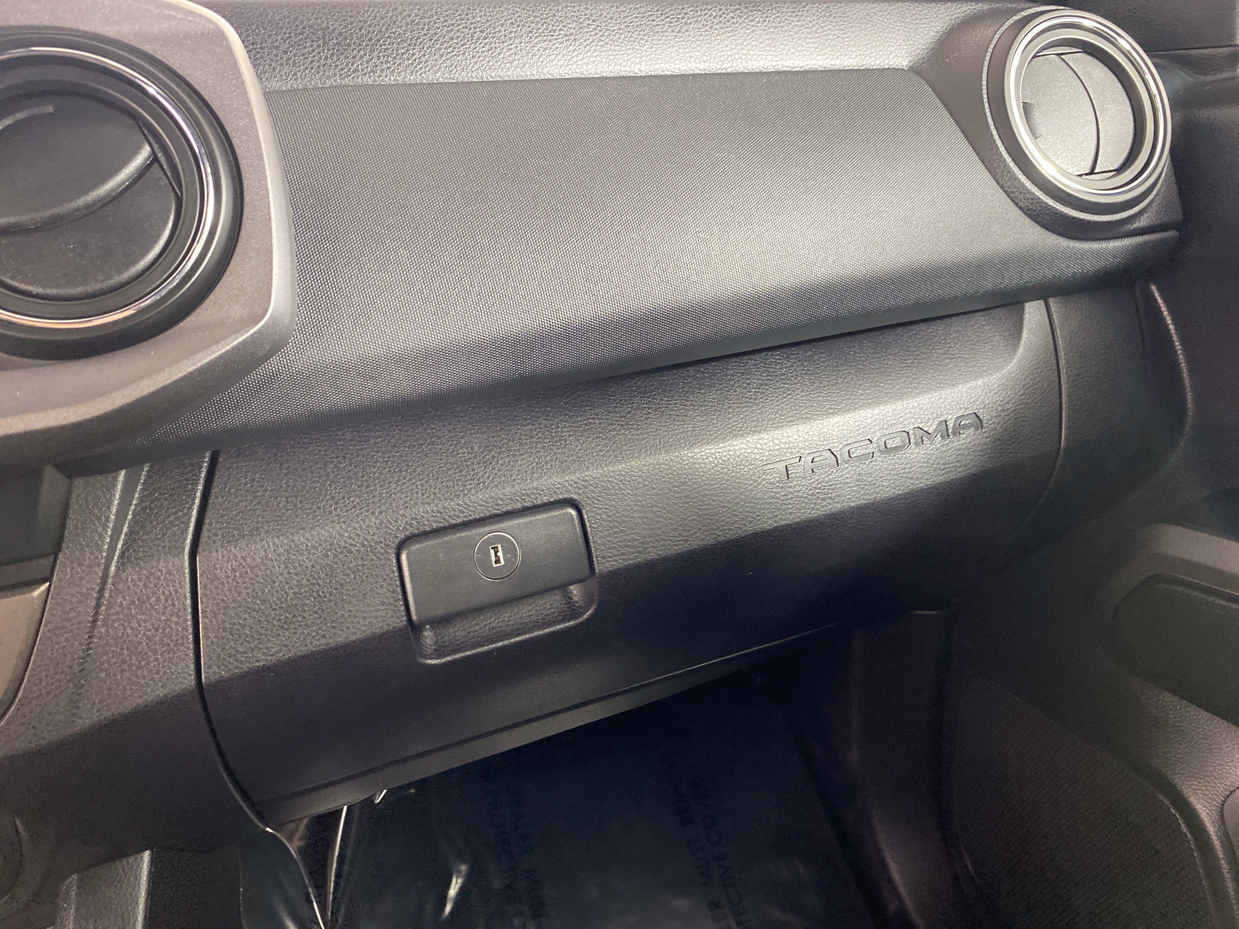 Used 2019 Toyota Tacoma TRD Off-Road AWD/4WD image 34