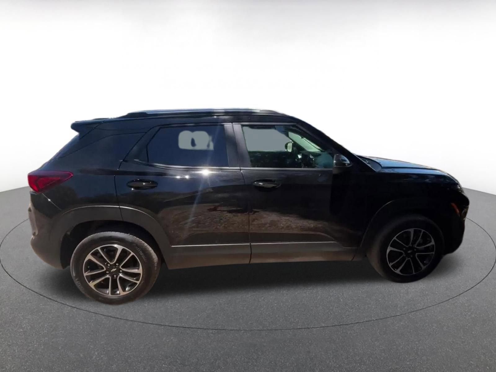 Used 2025 Chevrolet TrailBlazer LT FWD image 16